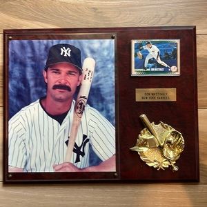 Vintage Don Mattingly NY Yankee Wooden Plaque 1995 Includes 1st Baseman Card